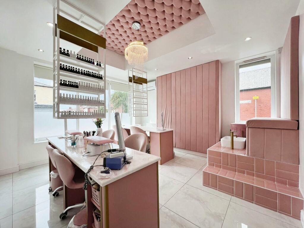 1 bed Mixed Use