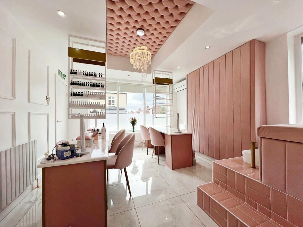 1 bed Mixed Use