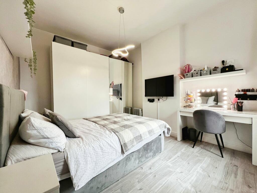 1 bed Mixed Use