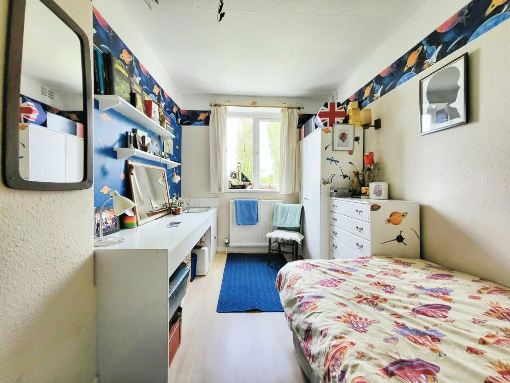 4 bed Semi-Detached