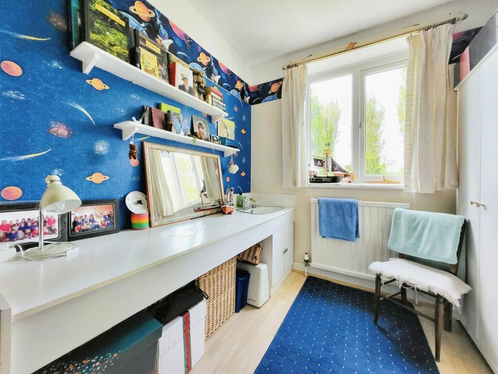 4 bed Semi-Detached