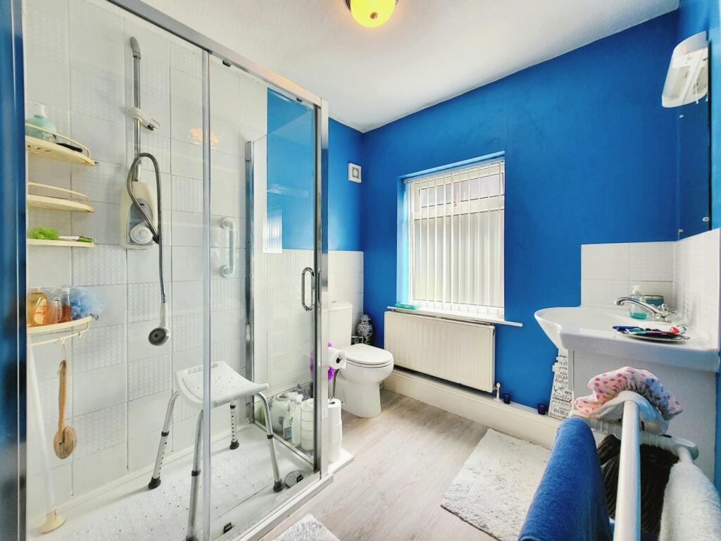 4 bed Semi-Detached
