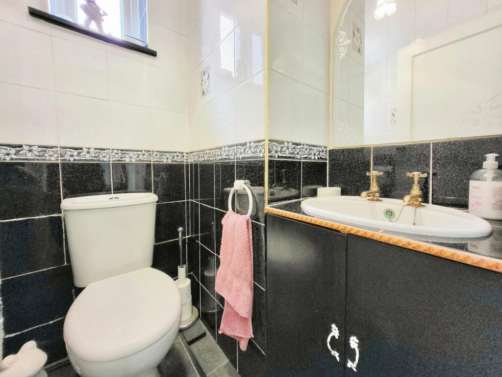 4 bed Semi-Detached