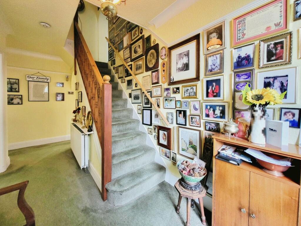 4 bed Semi-Detached