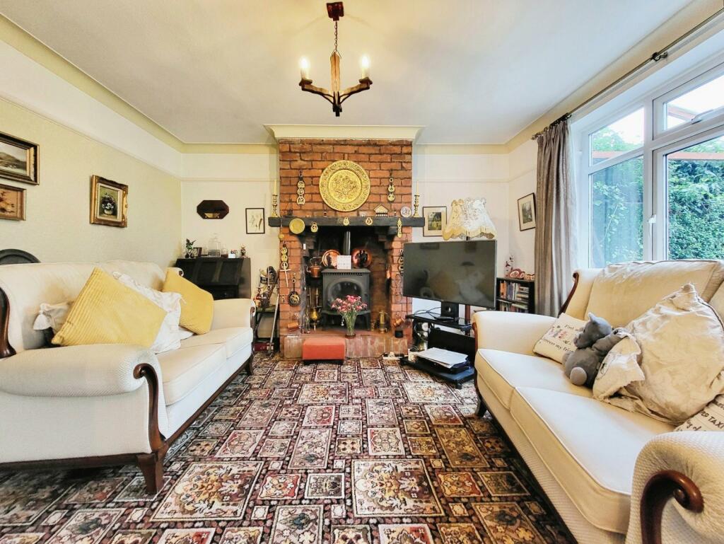 4 bed Semi-Detached