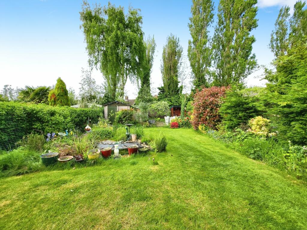 4 bed Semi-Detached