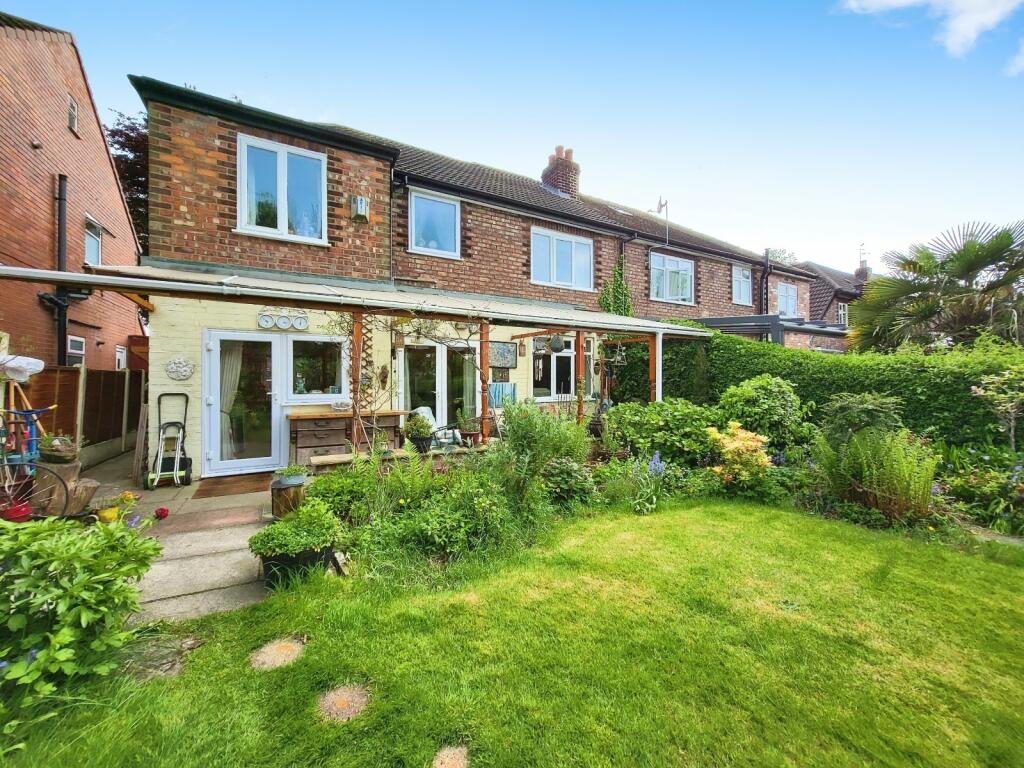 4 bed Semi-Detached