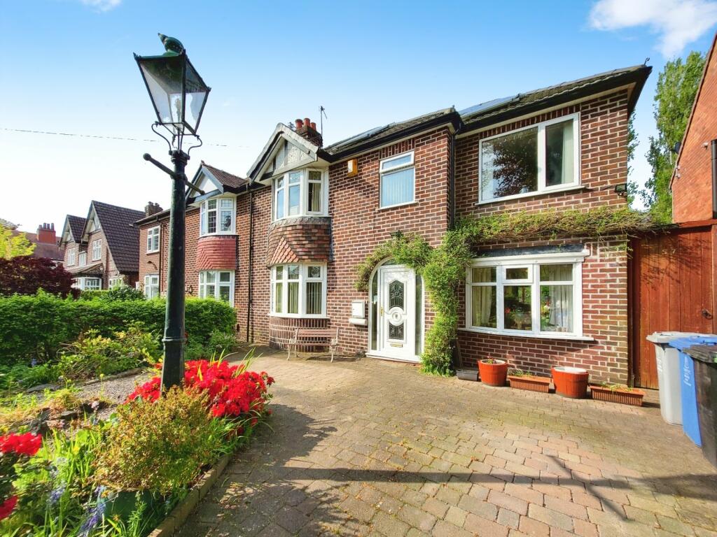 4 bed Semi-Detached