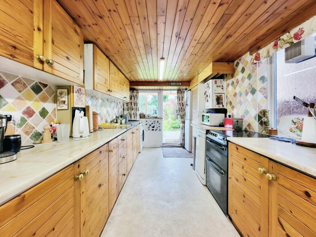 4 bed Semi-Detached