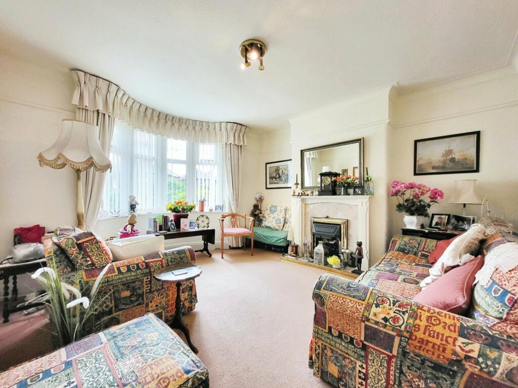 4 bed Semi-Detached