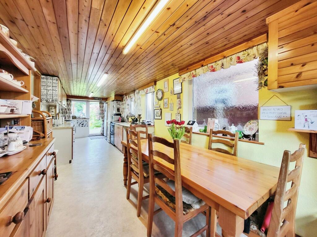 4 bed Semi-Detached