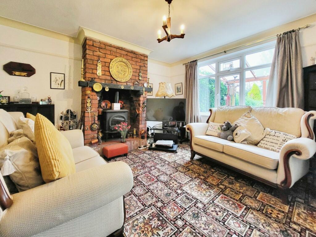 4 bed Semi-Detached