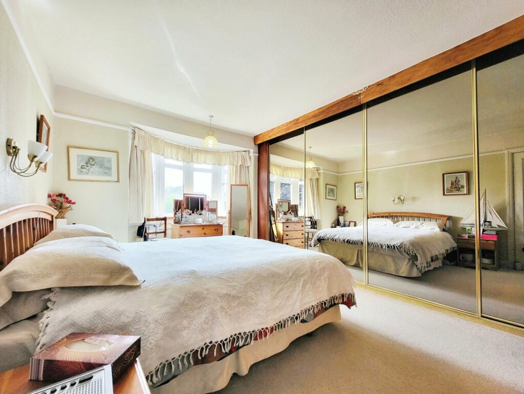 4 bed Semi-Detached