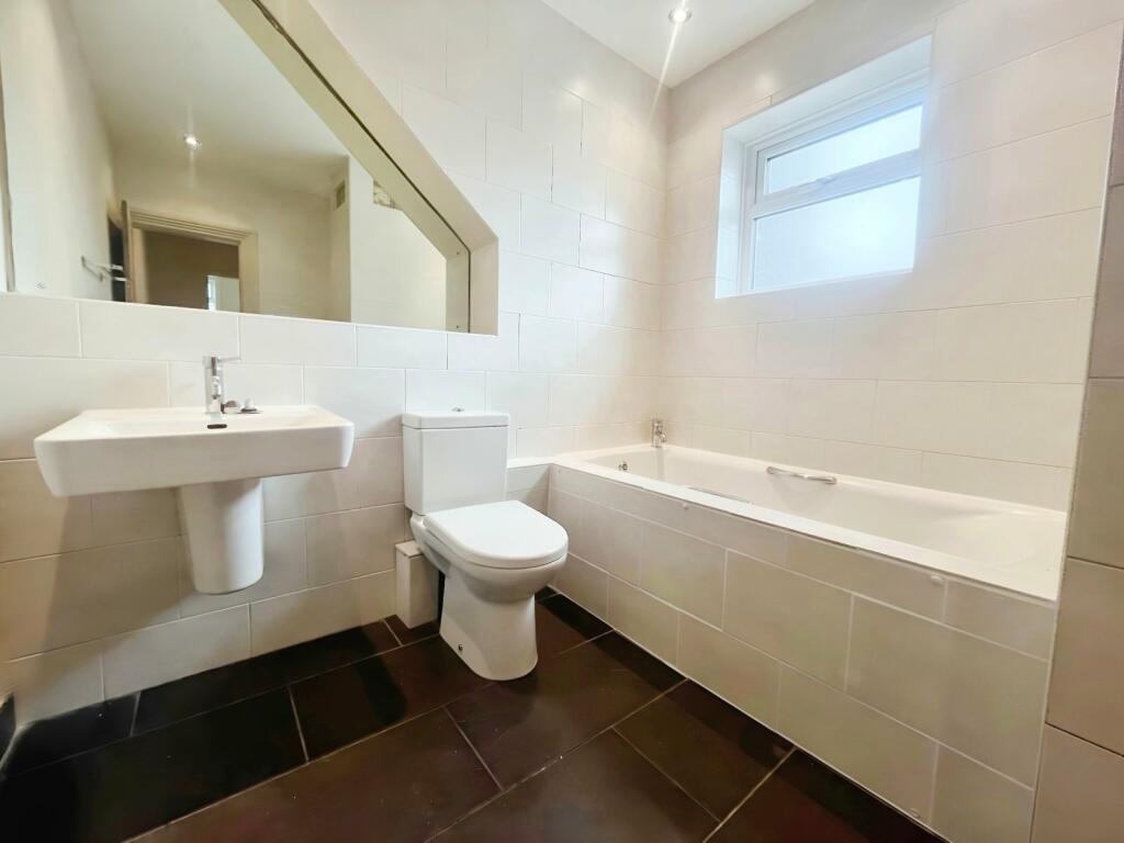 2 bed End of Terrace