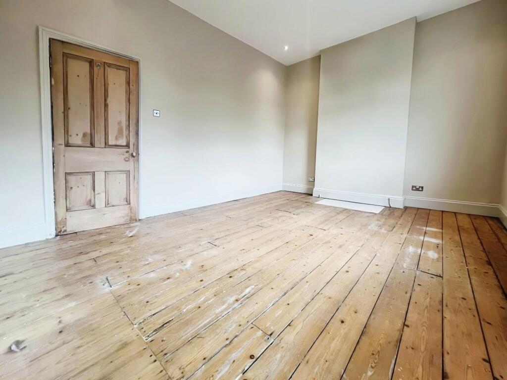 2 bed End of Terrace