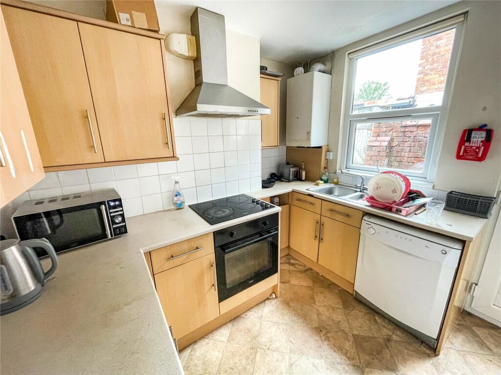 6 bed Terraced