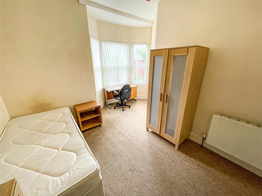 6 bed Terraced
