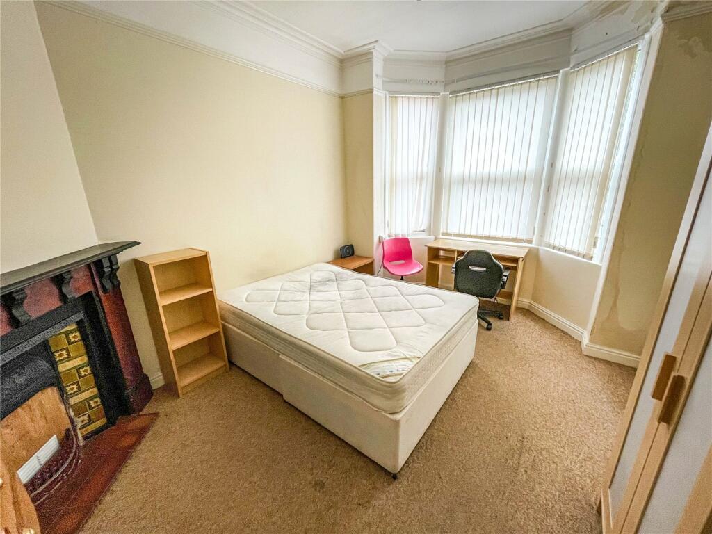 6 bed Terraced