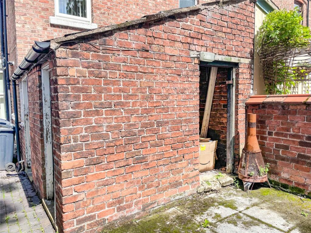 6 bed Terraced