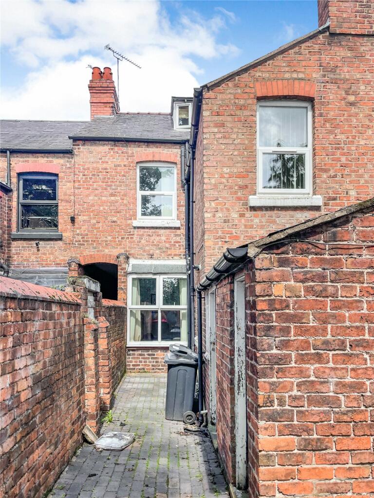 6 bed Terraced