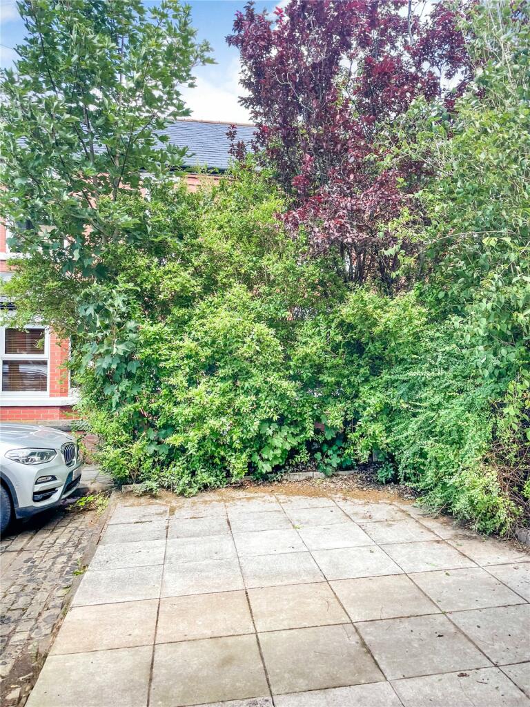 6 bed Terraced