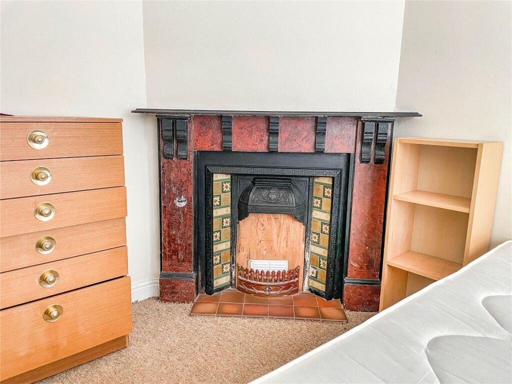 6 bed Terraced