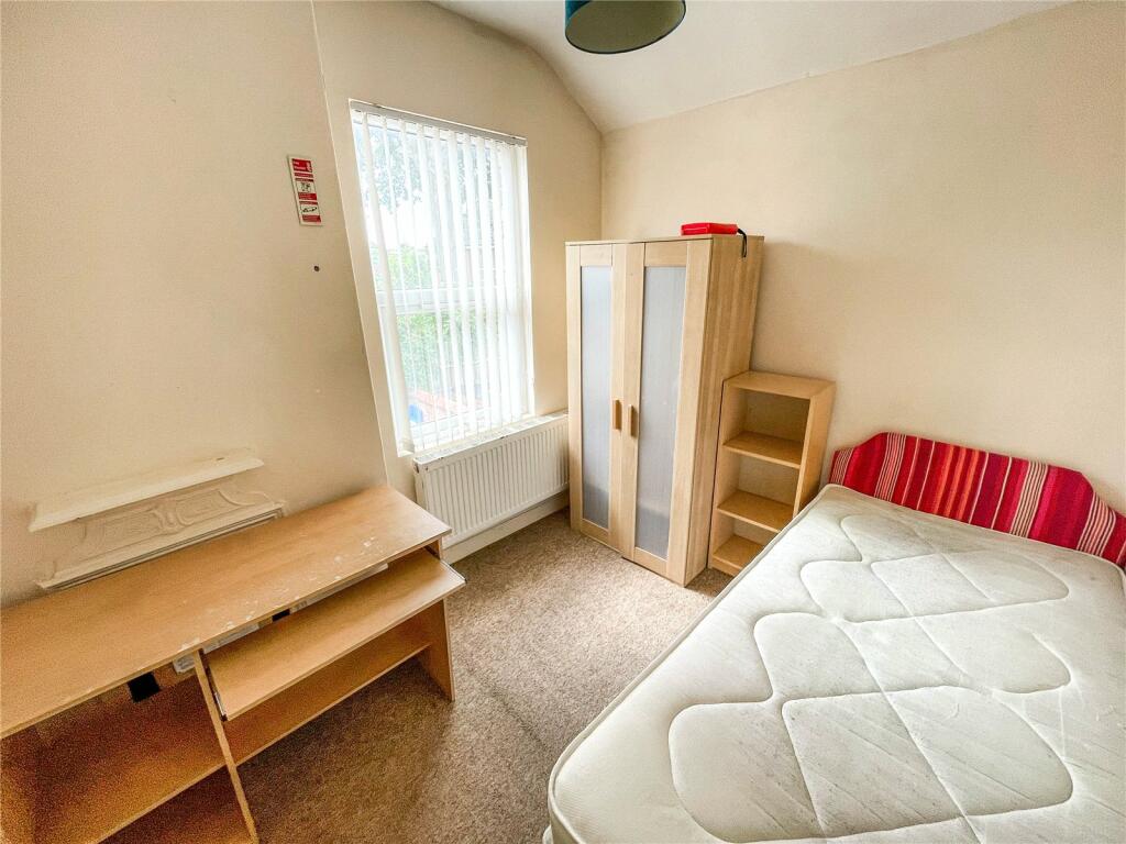 6 bed Terraced