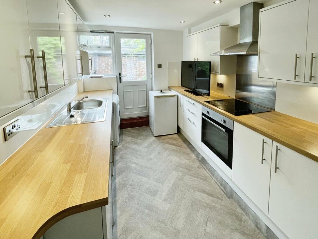 4 bed Terraced