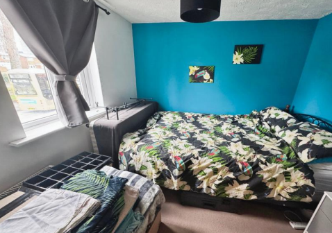 4 bed End of Terrace
