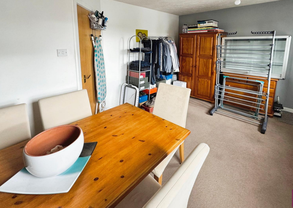 4 bed End of Terrace