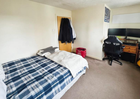 4 bed End of Terrace