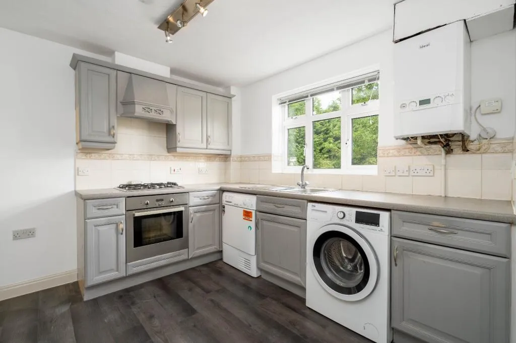 2 bed Flat Share
