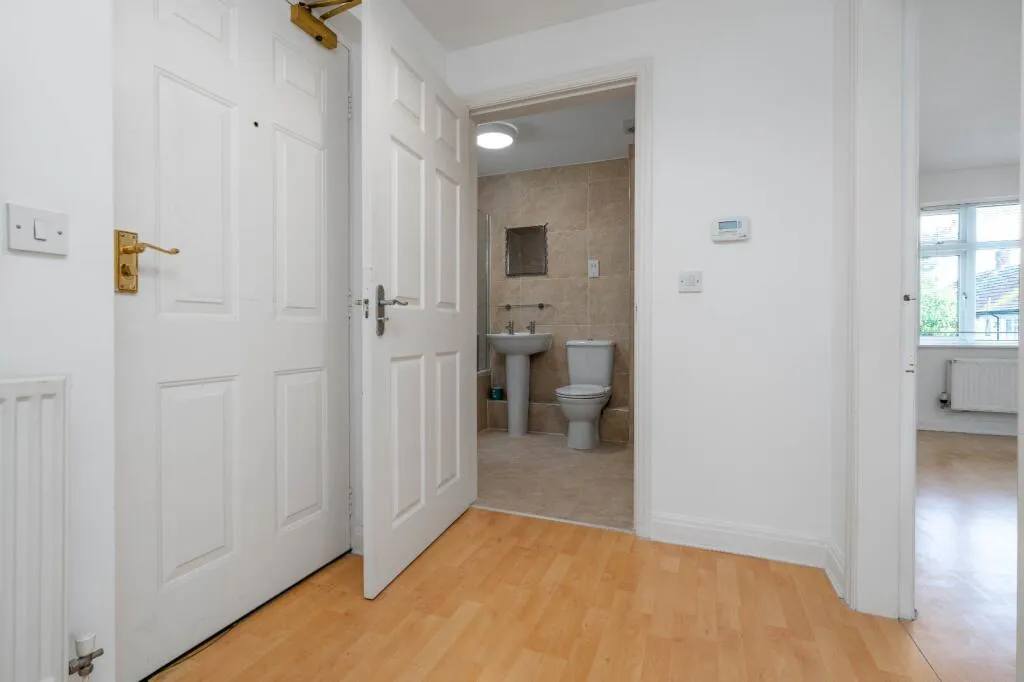2 bed Flat Share
