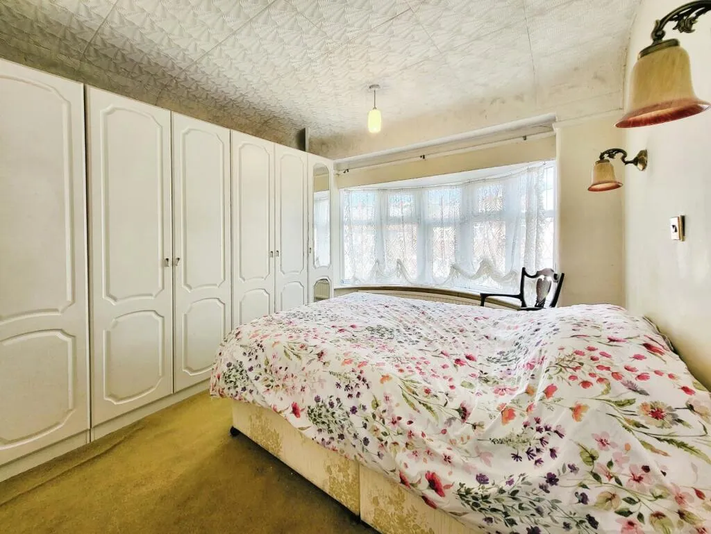 4 bed Detached