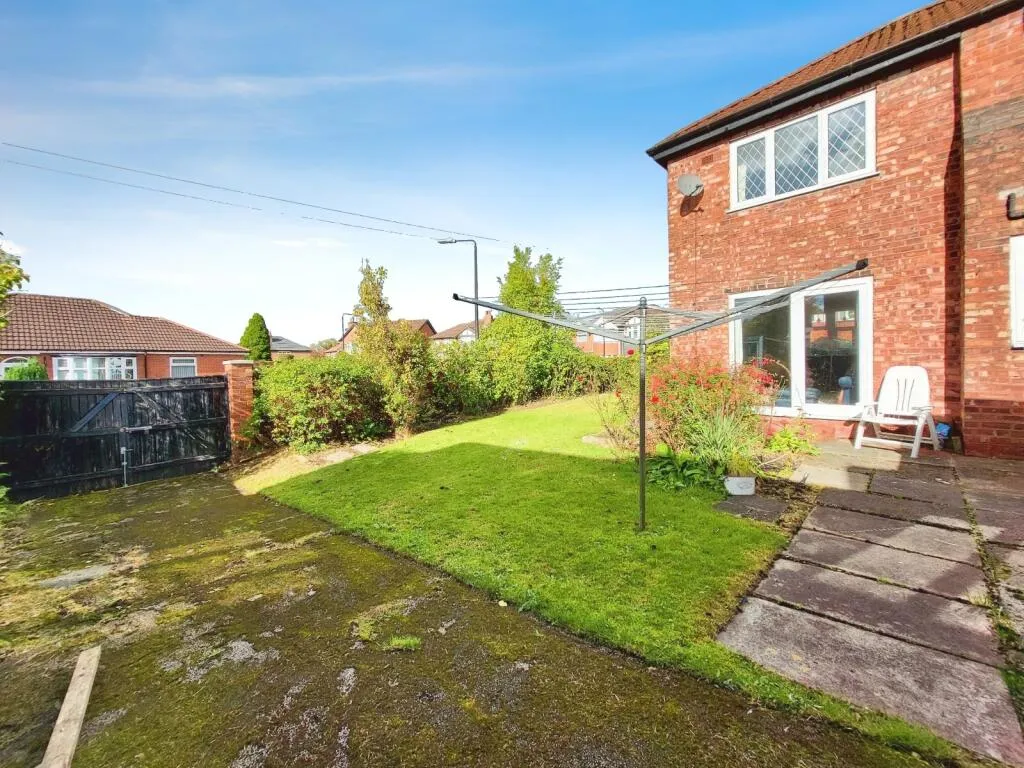 4 bed Detached