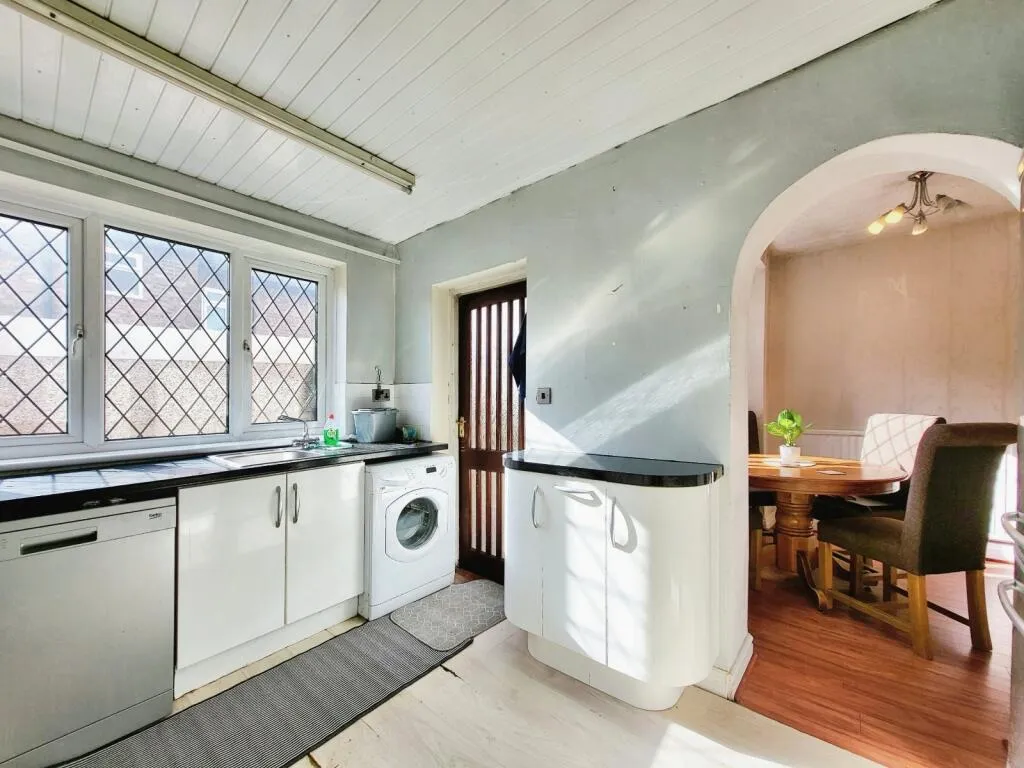 4 bed Detached