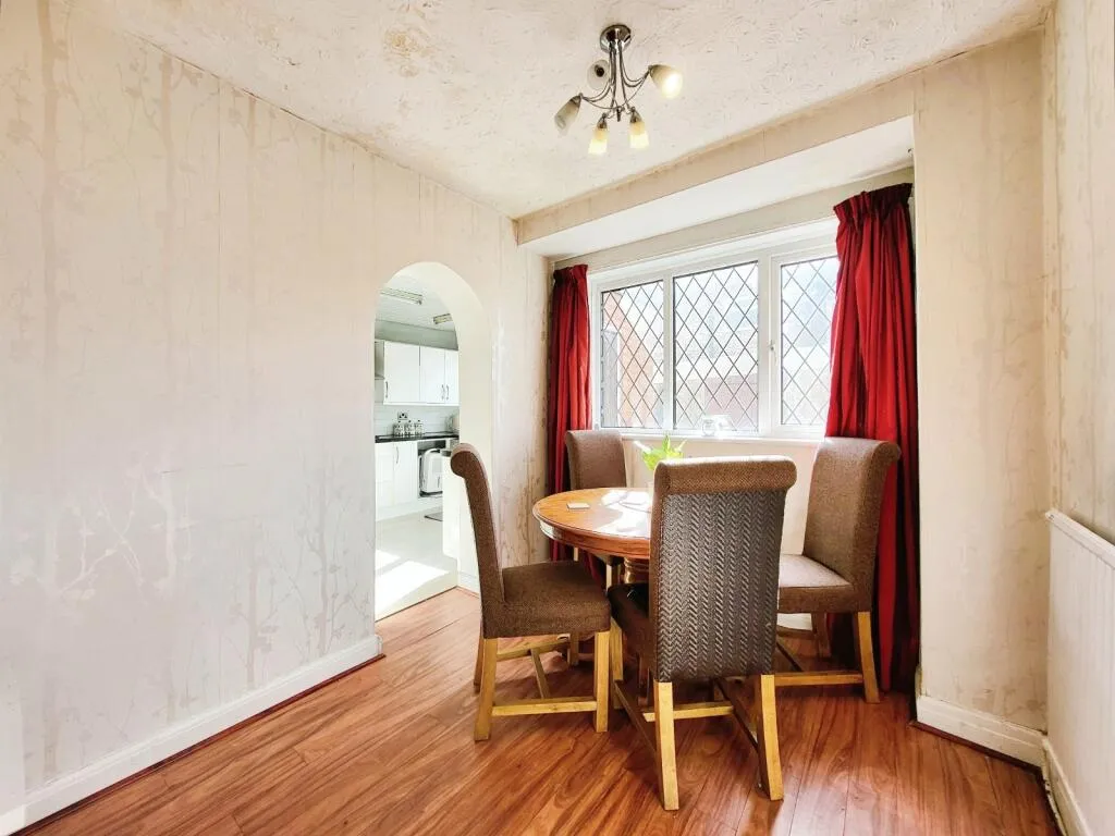4 bed Detached
