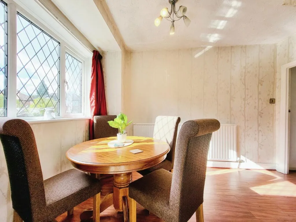 4 bed Detached