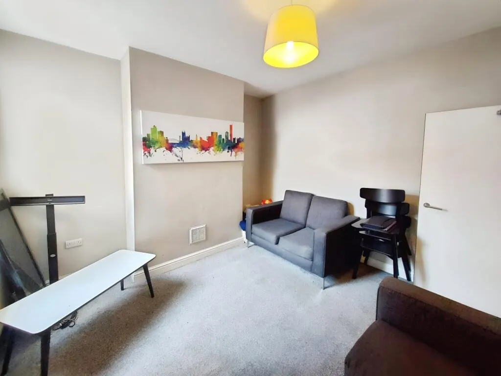 4 bed House of Multiple Occupation