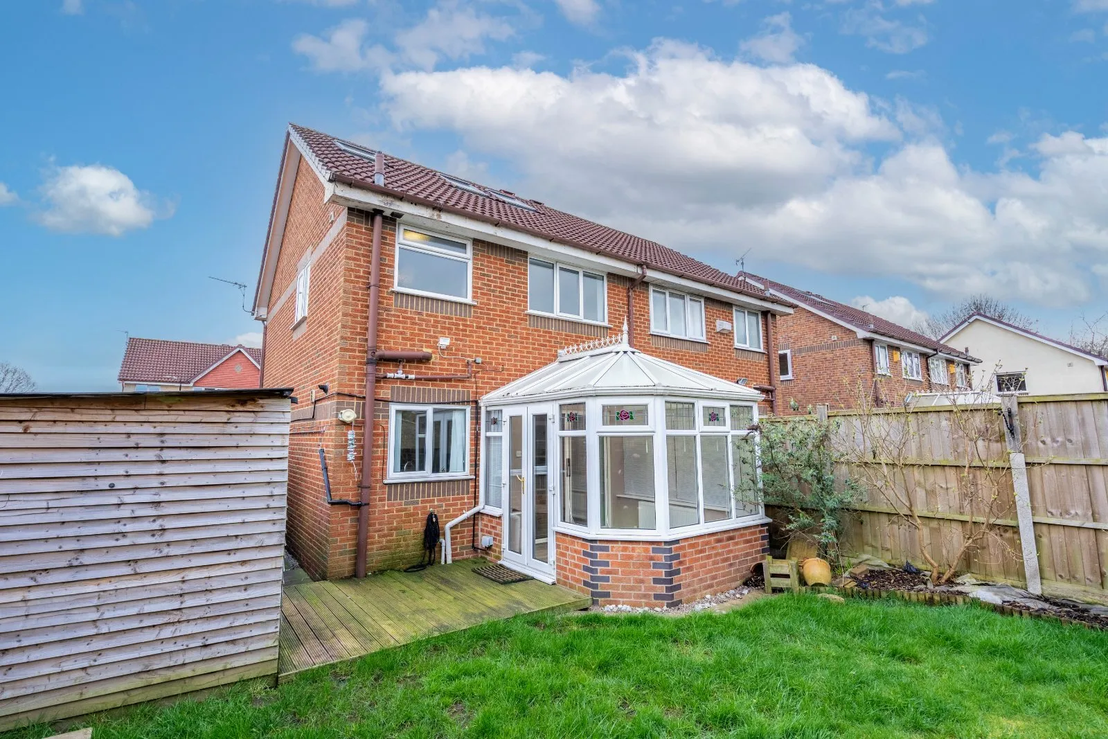 4 bed Semi-Detached