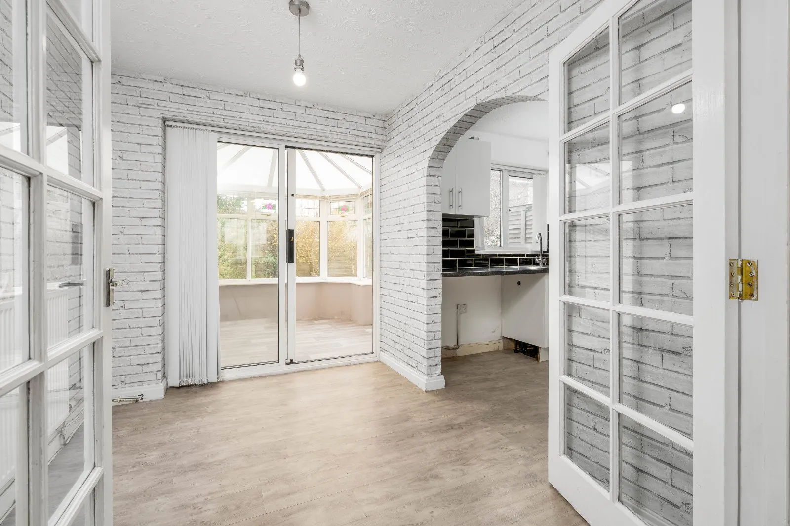 4 bed Semi-Detached