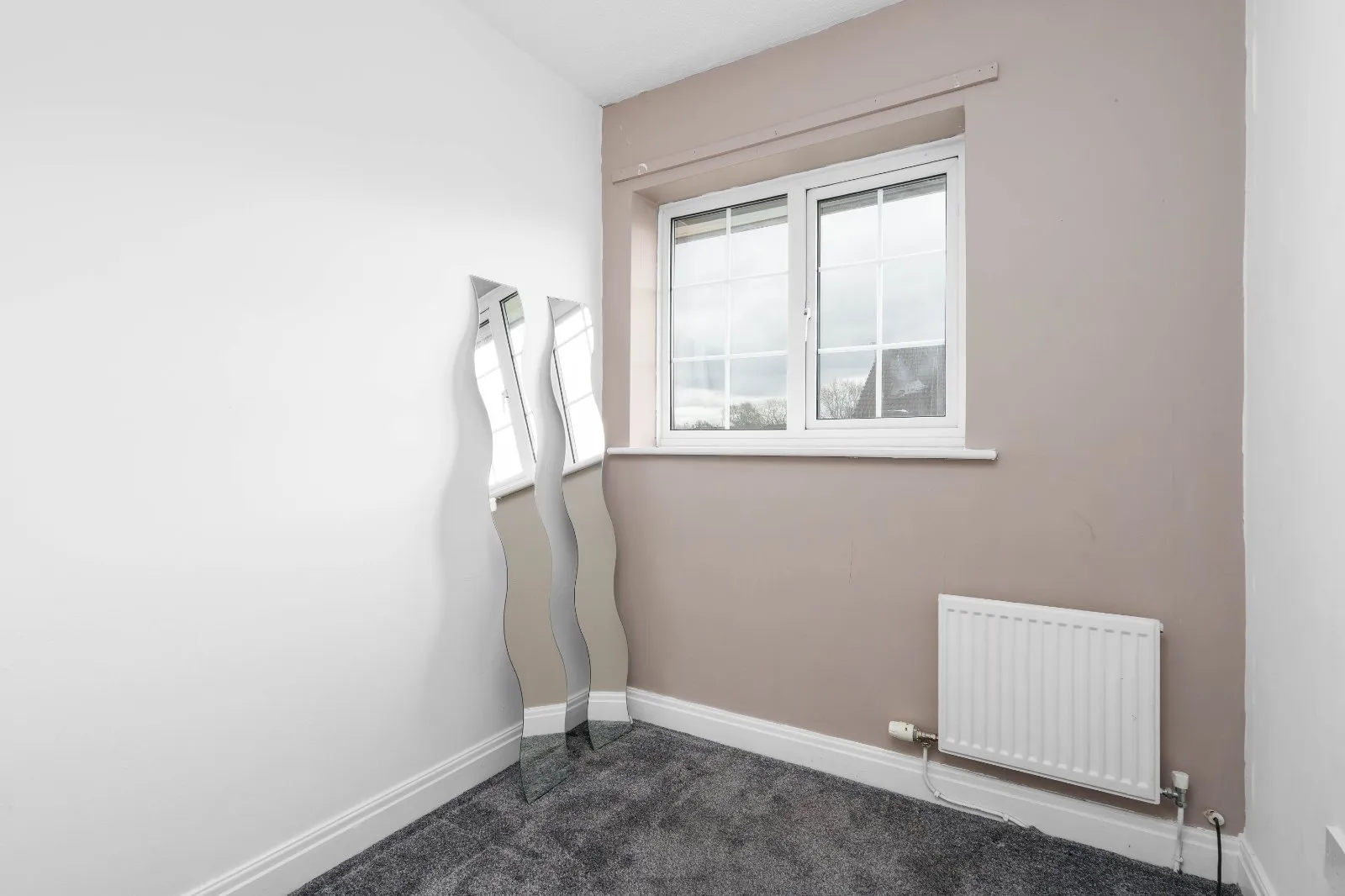4 bed Semi-Detached