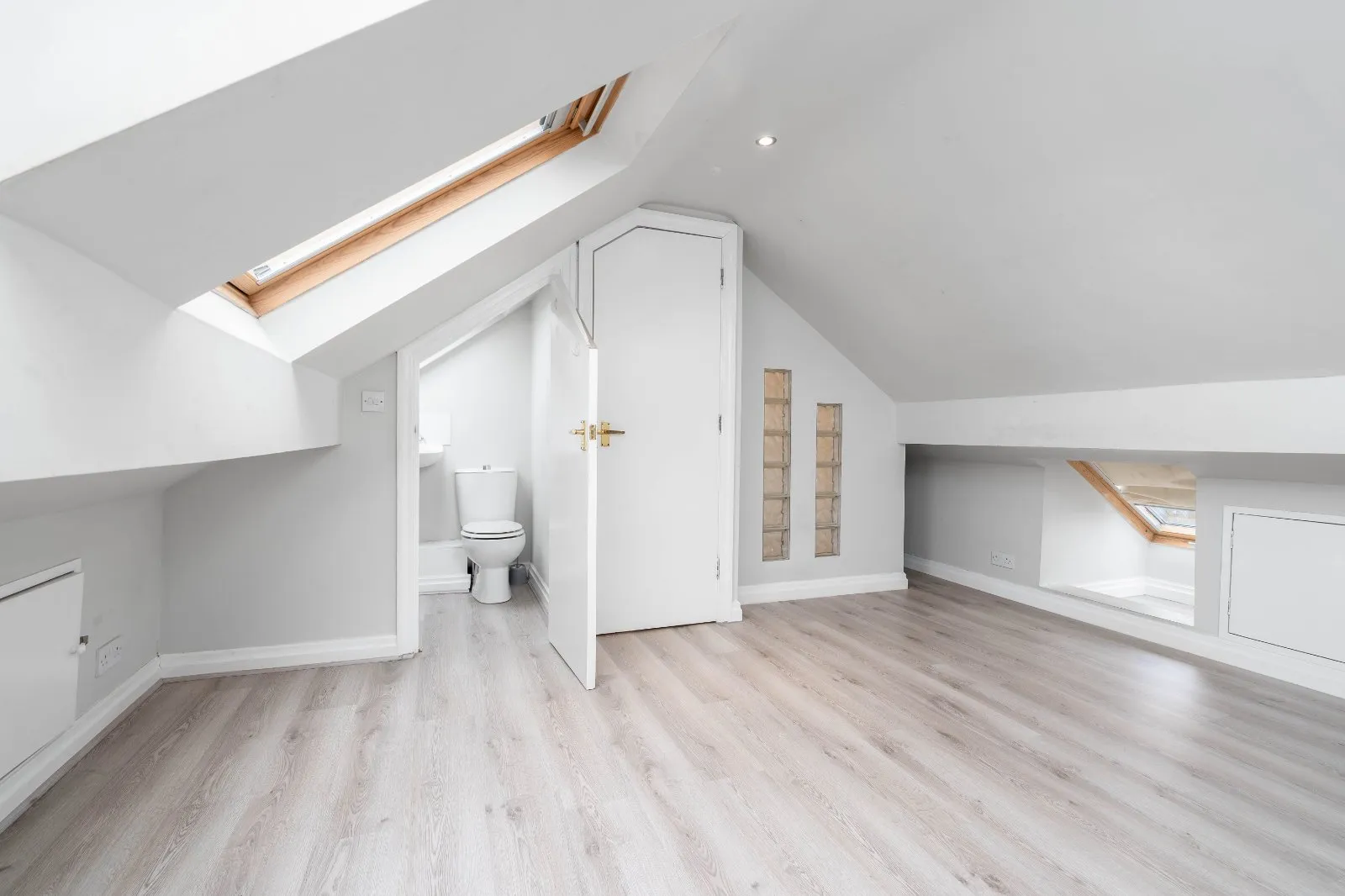 4 bed Semi-Detached