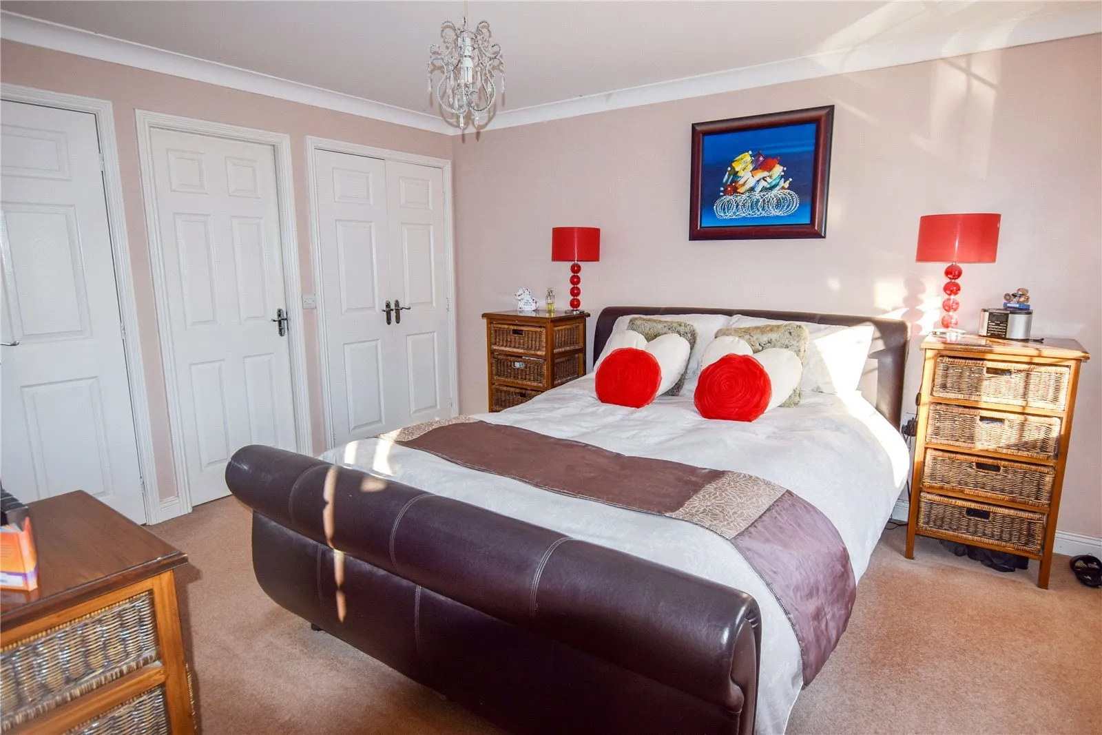 5 bed Detached