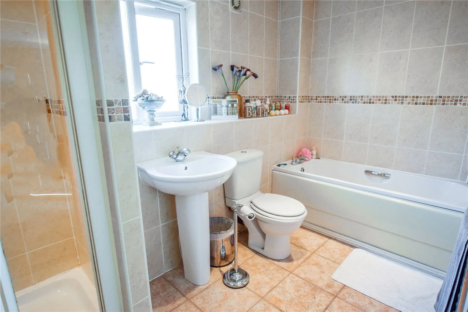 5 bed Detached