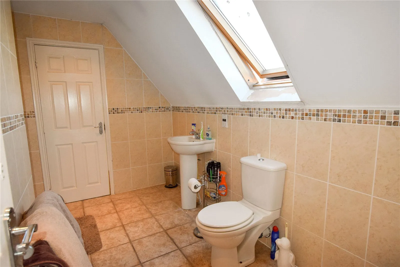 5 bed Detached