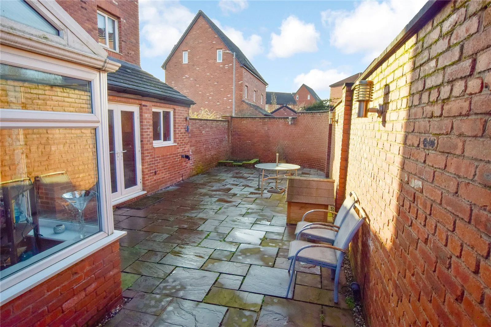5 bed Detached