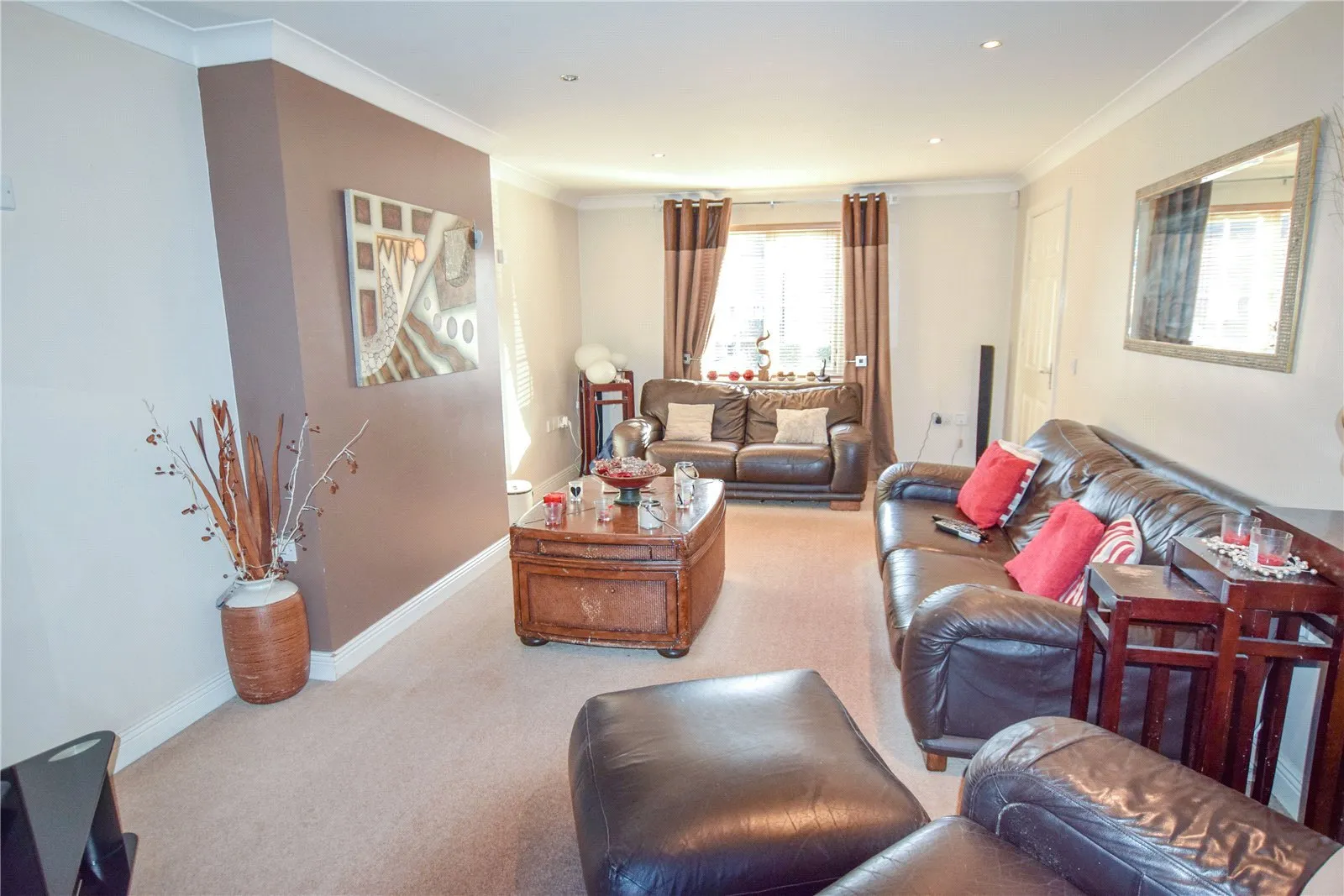 5 bed Detached