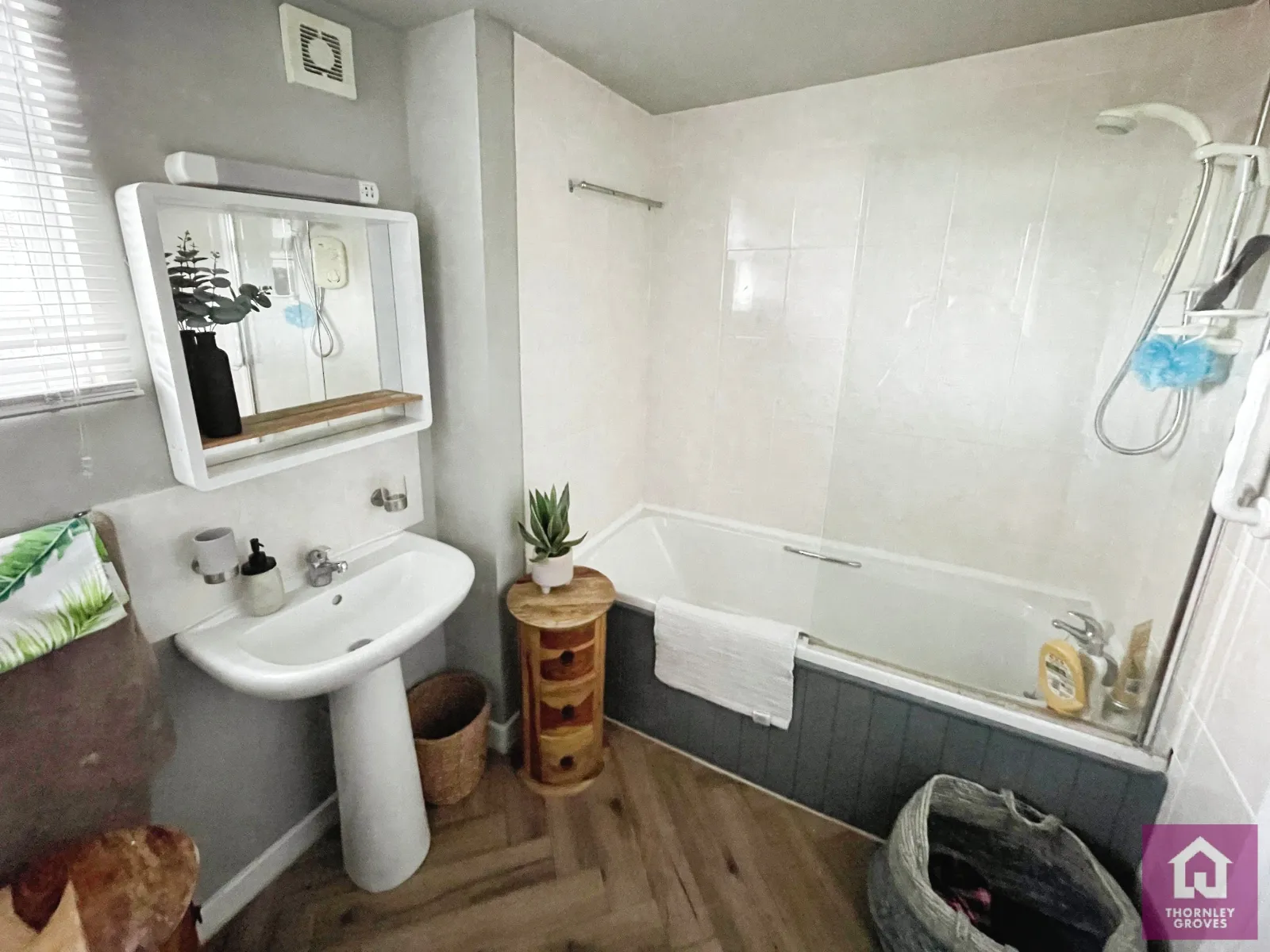 4 bed Semi-Detached