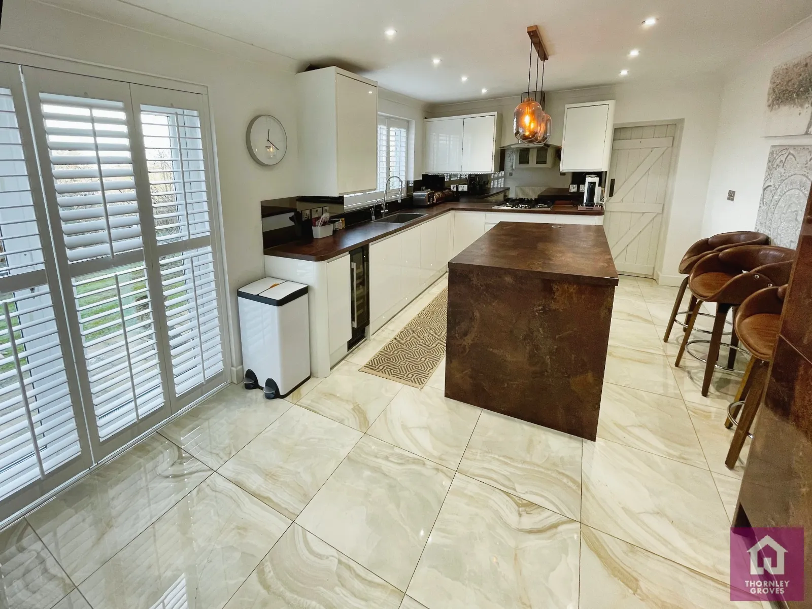 4 bed Semi-Detached
